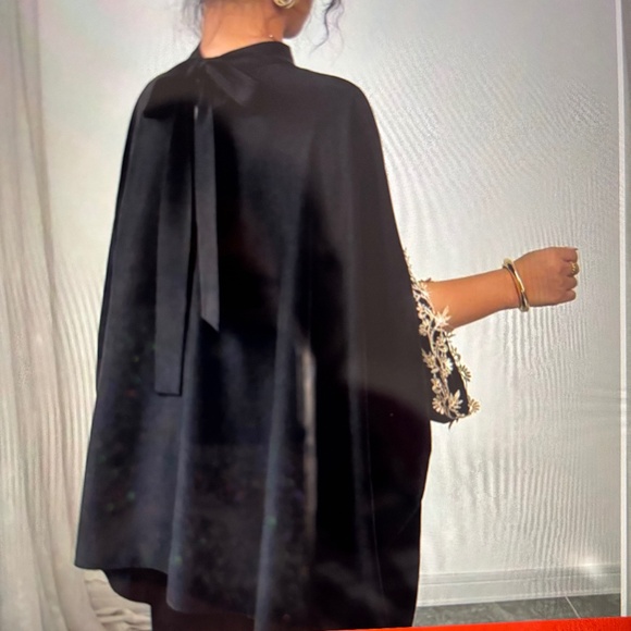 CAPE-LIKE BLOUSE - Picture 2 of 3